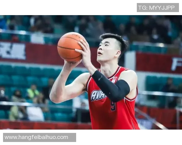 李慕豪：从篮球新星到职业生涯巅峰的成长之路与奋斗故事